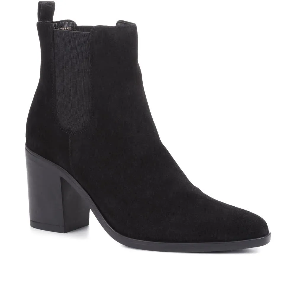 Clair Heeled Chelsea Boots - CLAIR / 322 538