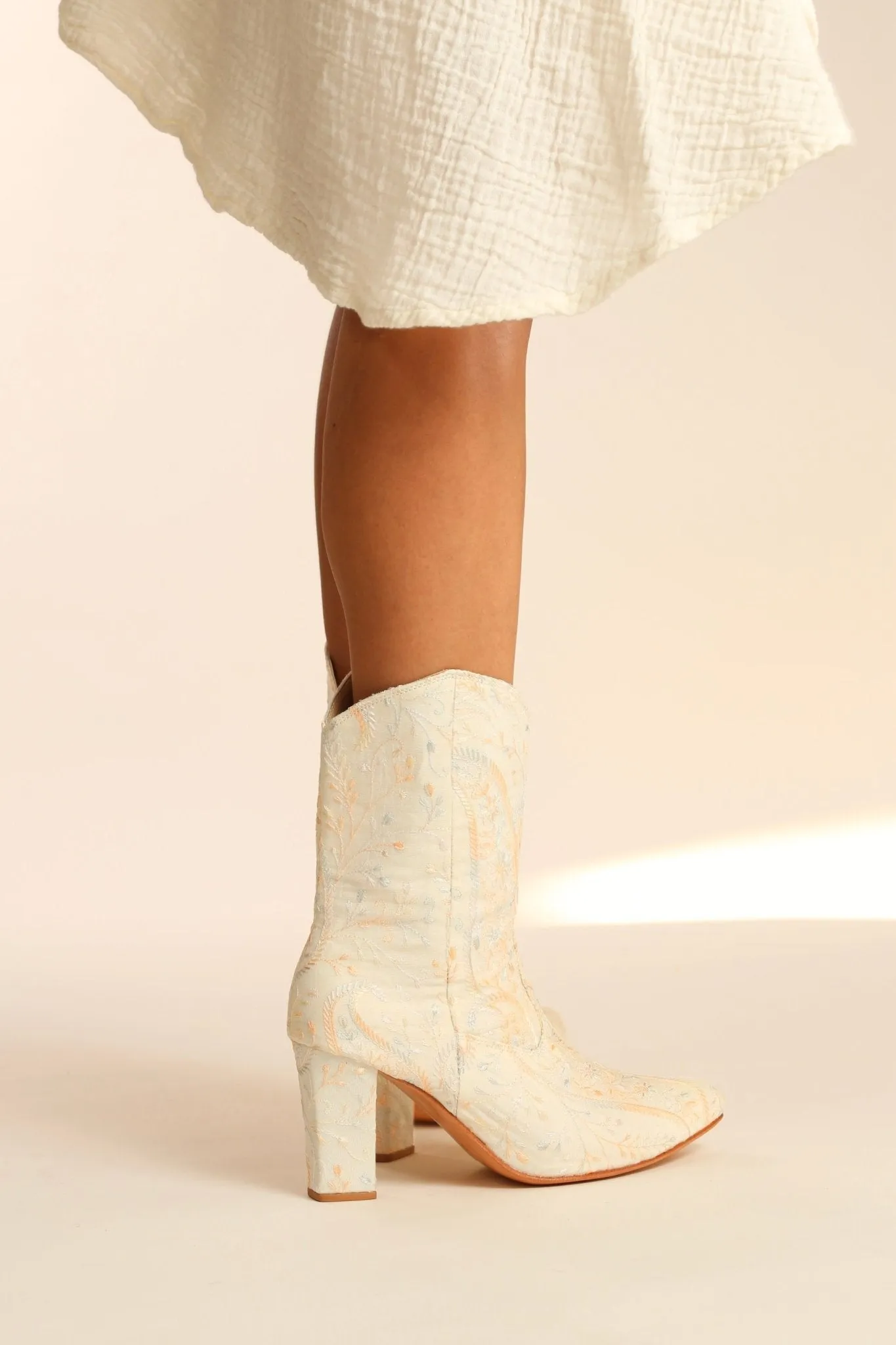 IVORY EMBROIDERED HIGH HEEL BOOTS SABINA