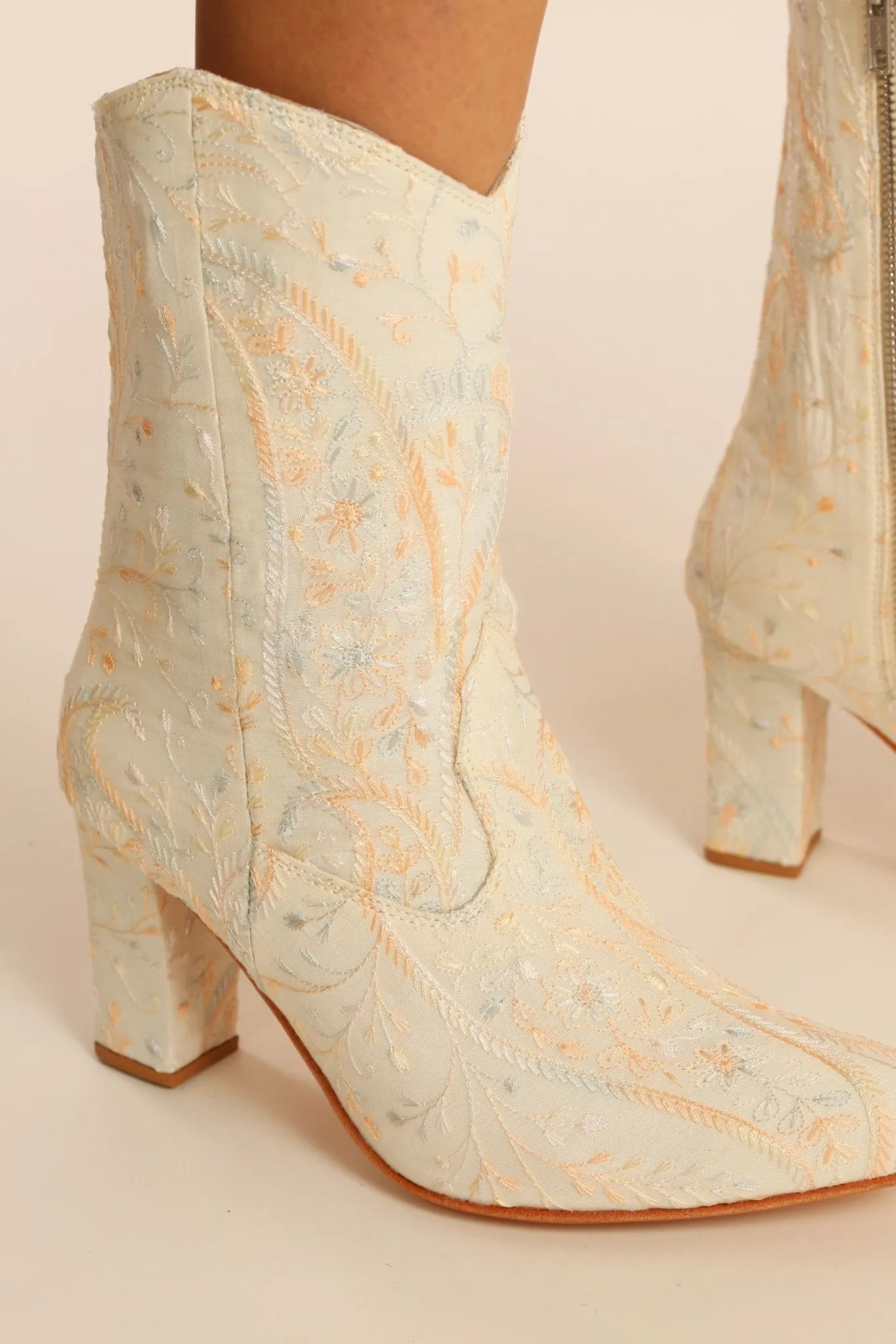 IVORY EMBROIDERED HIGH HEEL BOOTS SABINA